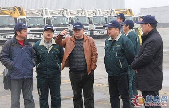 濟寧市泵送協(xié)會會長鄭小軍一行參觀楚天公司